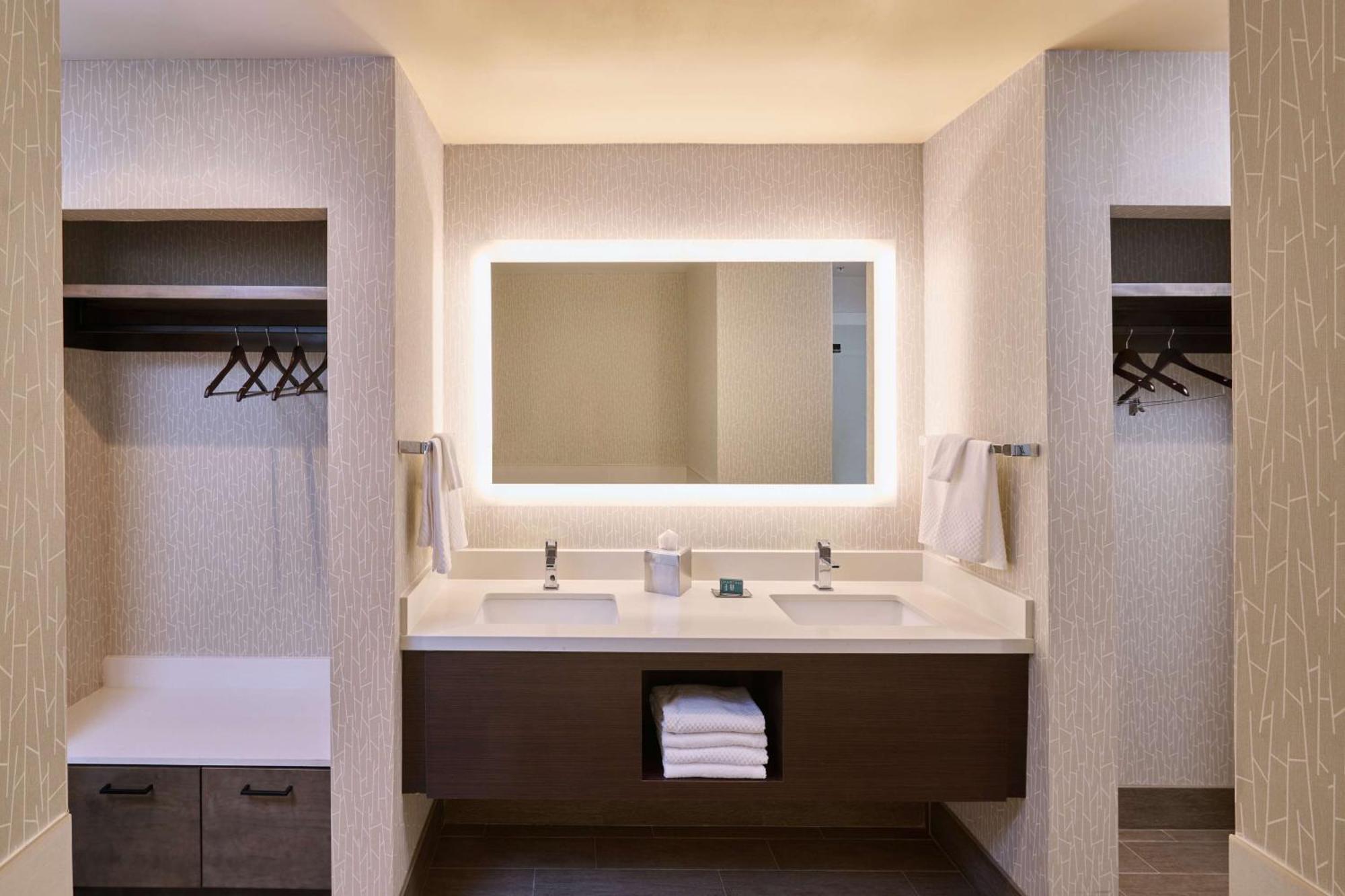 Doubletree By Hilton Buena Park Hotel Екстериор снимка